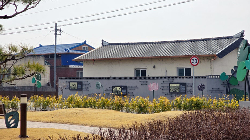 예술로 피어난 평화의 마을, 대구 하빈 PMZ평화마을 이야기